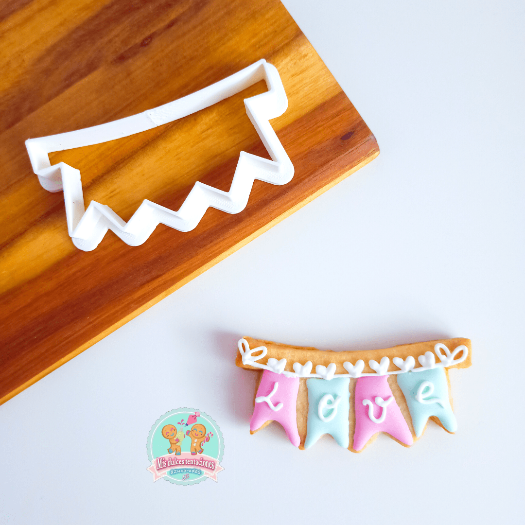 CORTADOR GUIRNALDA LOVE-BABY 8 CM