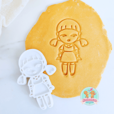 SELLO YOUNG-HEE MUÑECA JUEGO DEL CALAMAR 8 CM