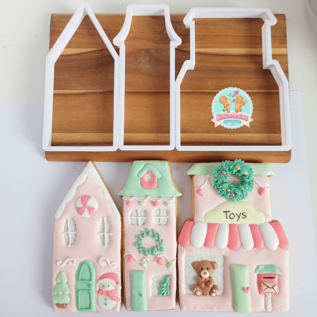 SET 3 CORTADORES CASITAS NAVIDEÑAS 2023 ( 13 cm alto x 22 cm ancho aprox )